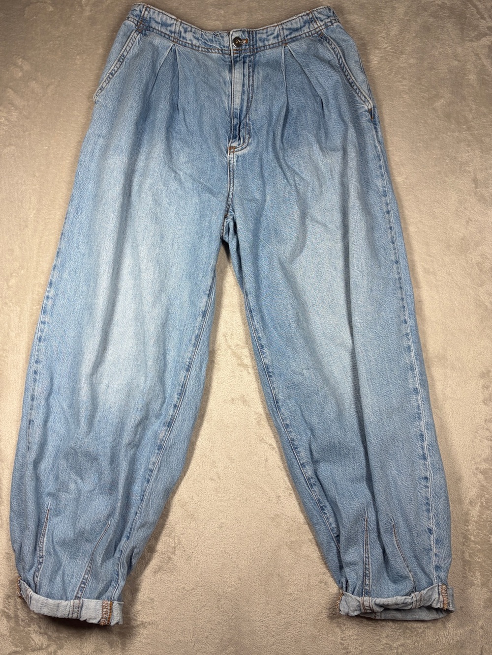 Anthropologie Pilcro Mid Rise Balloon Leg Denim Light Blue Wash Jeans Size 28